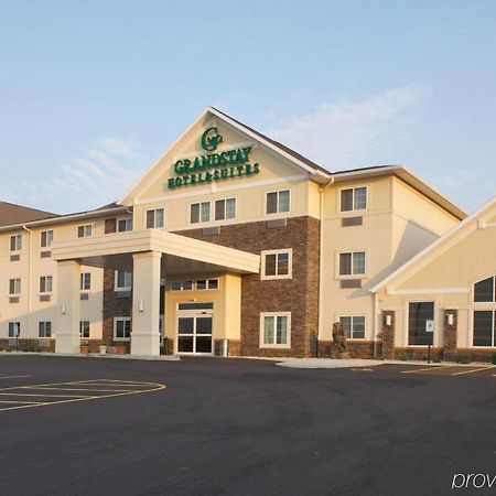 グランドステイ ホテル アンド スイーツ Mount Horeb エクステリア 写真